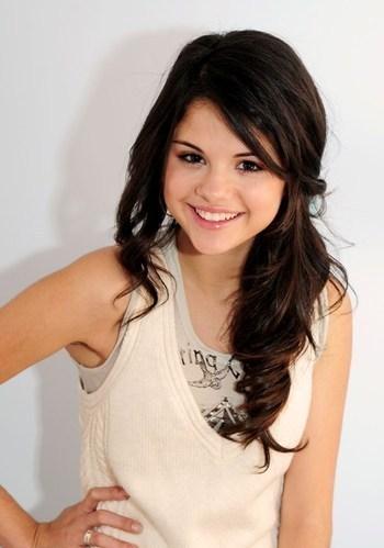 Selena Gomez - 8d783da829.jpeg