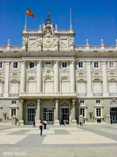 Barok i Rokoko - Filippo Juvarra, Giovanni Battista Sacchetti - pałac królewski w Madrycie, fasada.jpg