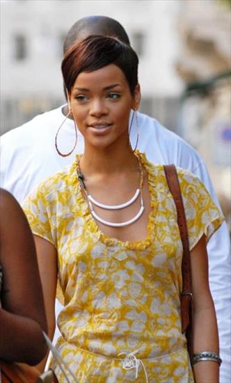 Rihanna - 482.jpg