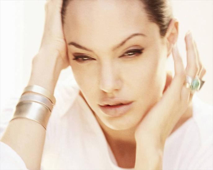 Fotki - Angelina Jolie - Wallpaper 10.jpg