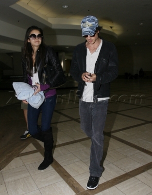 Nina e Ian juntos em Aeroporto, Los Angeles - normal_18.jpg
