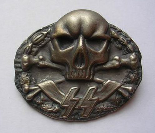Odznaczenia niemieckie II wojna światowa - Odznaka SS 1940.jpg