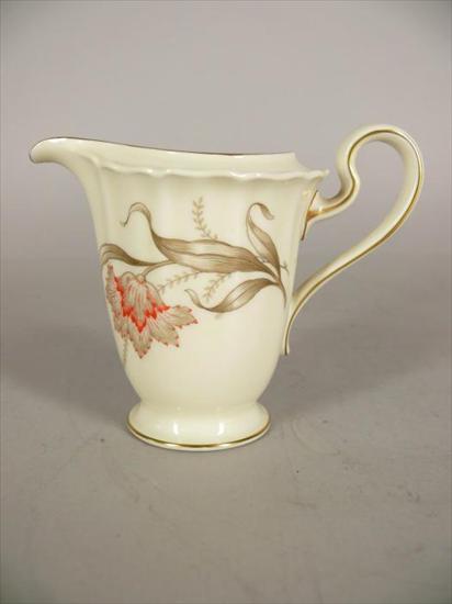 porcelana - Rosenthal, model Regina kolekcjonerski mlecznik z 1946 roku..jpg