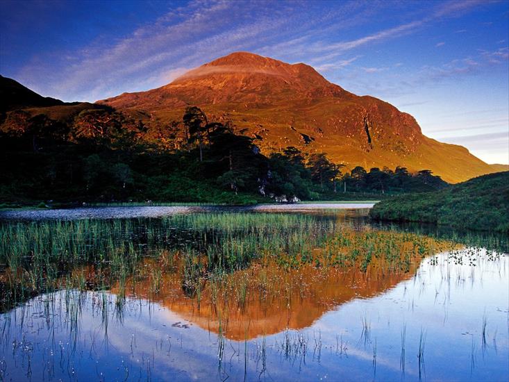 Krajobrazy - Sgurr Dubh Reflected in Loch Clair, Torridon, The Highlands, Scotland.jpg