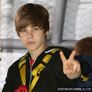 Justin Bieber - 300_bieber_2_cm_42810.jpg