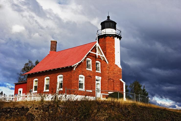 Architektura - Eagle Harbor Lighthouse, Keweenaw Peninsula, Michigan.jpg