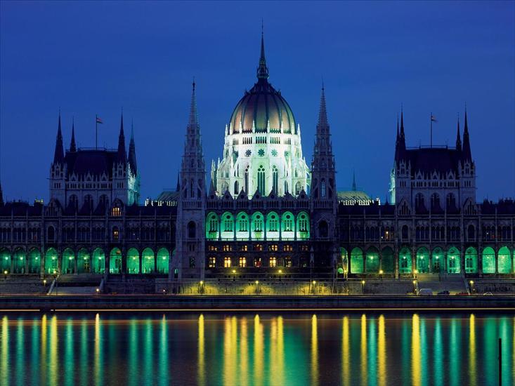 MIASTA W NOCY - Parliament Building, Budapest, Hungary.jpg