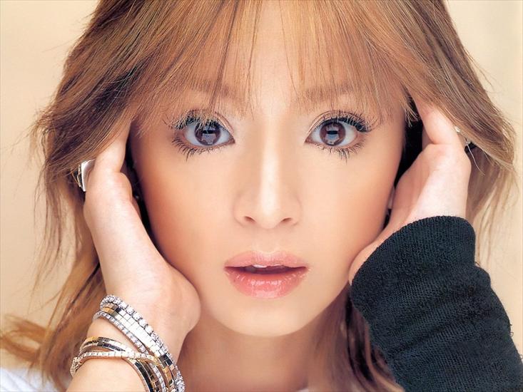 Tapety - 40ayumi_hamasaki.jpg