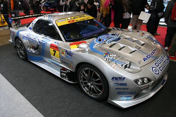 tapety z pokazow samochodowych tokyo 2009 - heavily_modified_mazda_rx_7_1.JPG