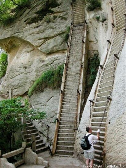 Bez lęku - bez lęku wysokości_schody skalne.jpg