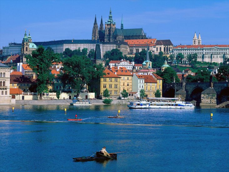 Czechy - Sightseeing by a River, Prague, Czech Republic.jpg