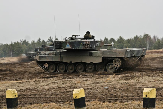 Leopard 2A4 - leopard_czolg_2.jpeg