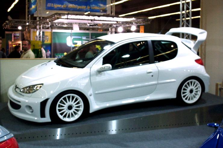 Tuning - Peugeot 206 Tuning Taxi-Style.jpg