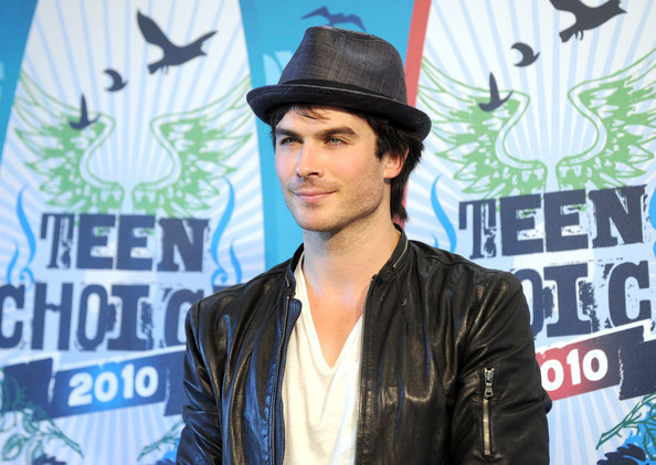 2010 Teen Choice Awards - Teen-Choice-Awards-2010-the-vampire-diaries-14581330-594-421.jpg
