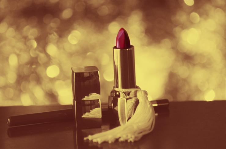 Cosmetics - lipstick_by_dodiaaa.jpg