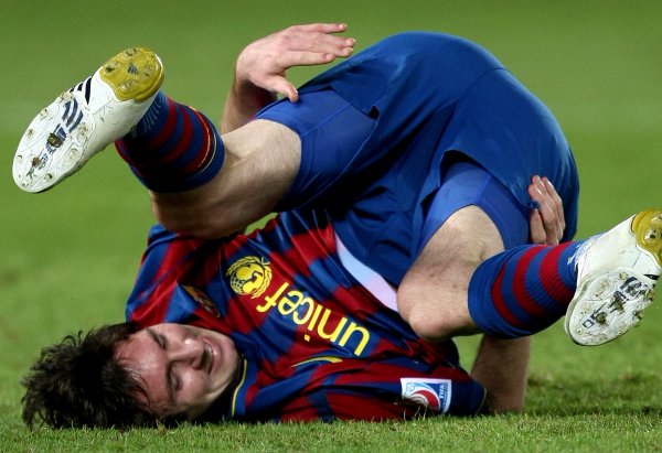 Leo Messi - Leo staje na głowie, aby tylko wykiwać przeciwnika.jpg