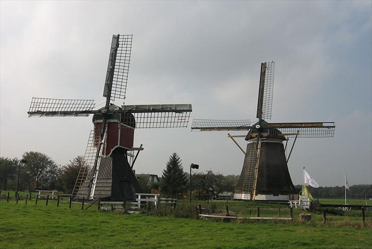 Mlyny - 800px-Westbroekse__Buitenwegse_Molen_Oud-Zuilen.jpg