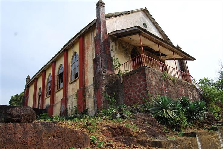 Liberia - Robertsport_church.jpg