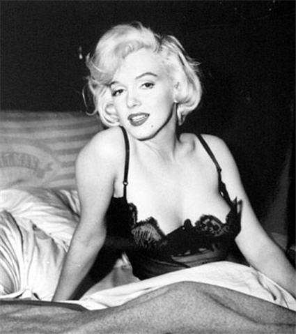 Marilyn Monroe - najseksowniejsza kobieta świata - marilyn-monroe-some-like-it-hot.jpg